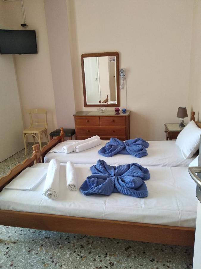 Finikas Rooms Agia Marina  Zewnętrze zdjęcie