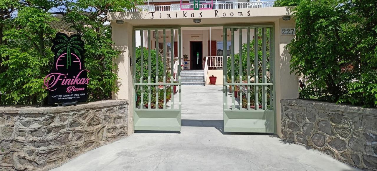 Finikas Rooms Agia Marina  Zewnętrze zdjęcie