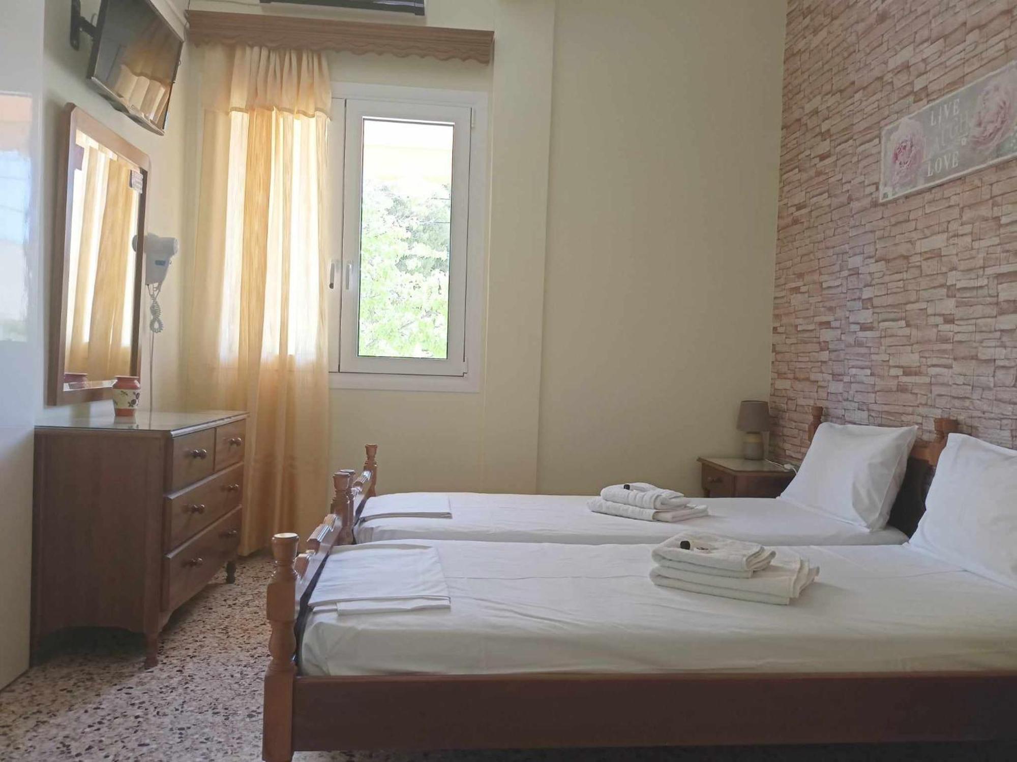 Finikas Rooms Agia Marina  Zewnętrze zdjęcie