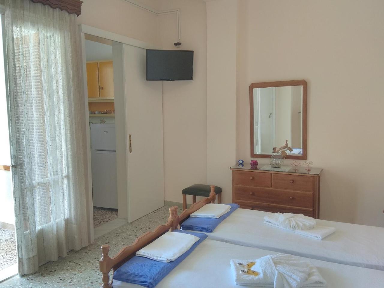 Finikas Rooms Agia Marina  Zewnętrze zdjęcie