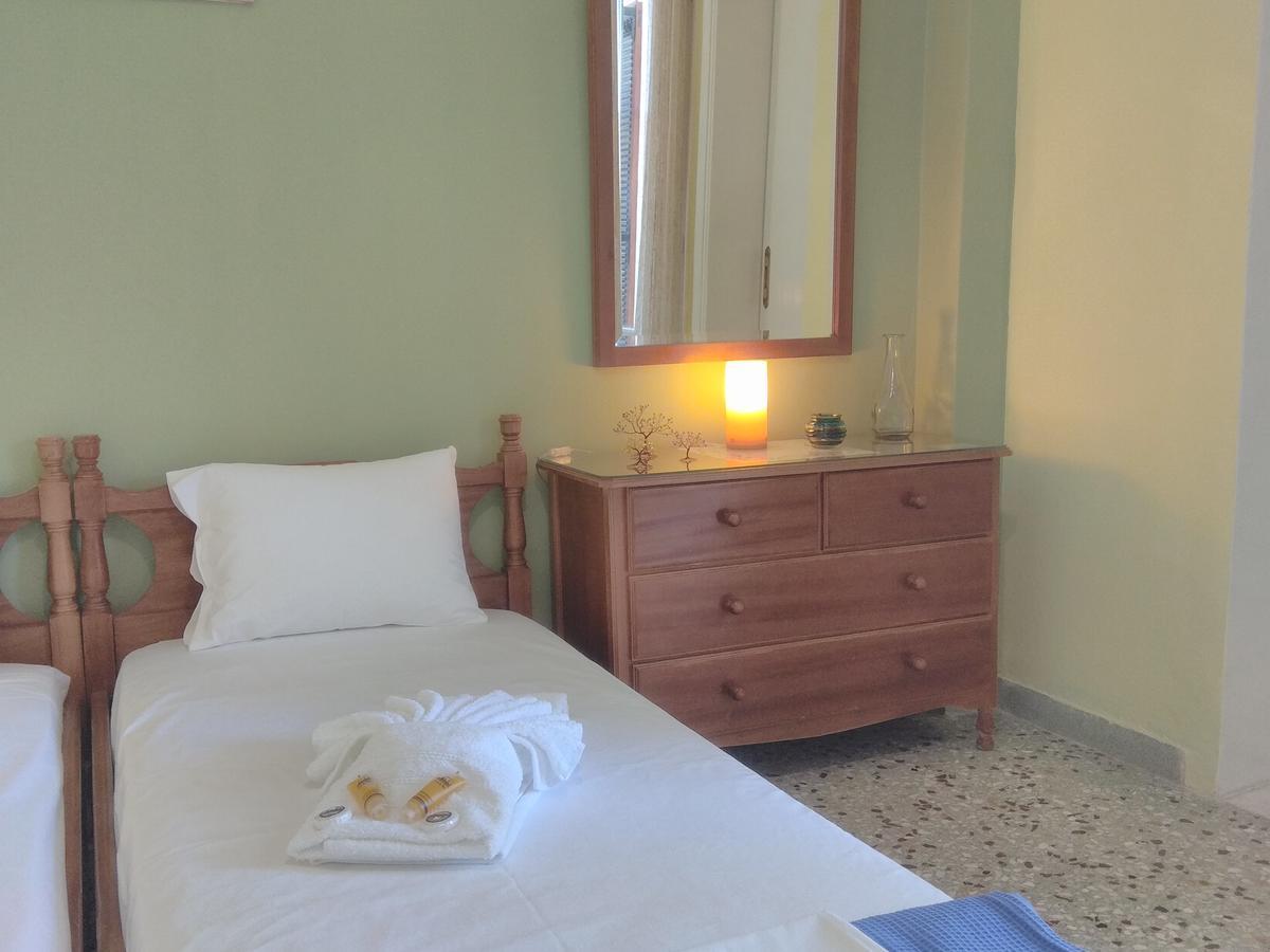 Finikas Rooms Agia Marina  Zewnętrze zdjęcie